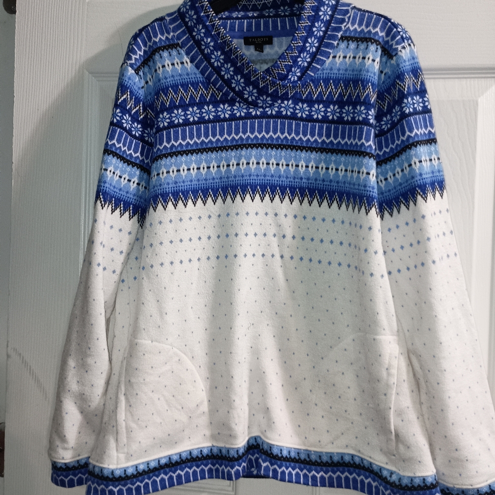 Women's Blue and White Patterned Sweater